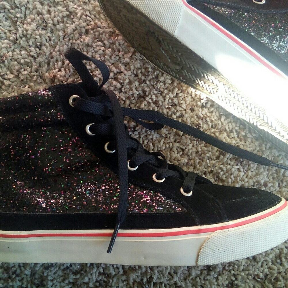 American Eagle Snickers Tennis